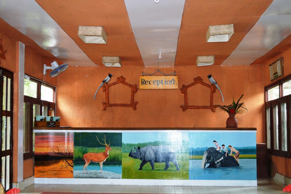 Chitwan Paradise Hotel Саураха Экстерьер фото